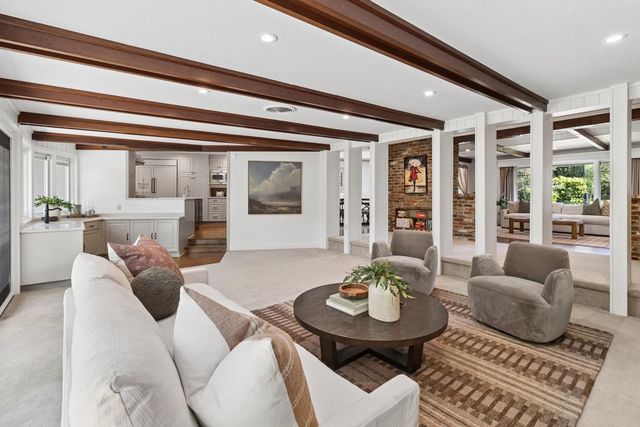 2681 Creekside Ln, Sacramento, CA 95821