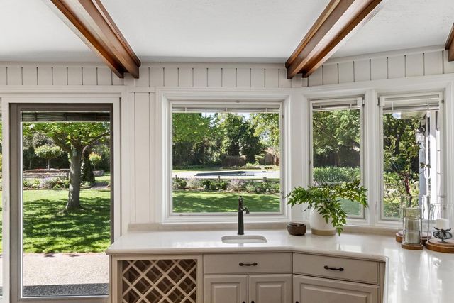 2681 Creekside Ln, Sacramento, CA 95821