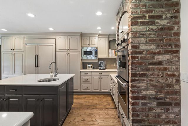 2681 Creekside Ln, Sacramento, CA 95821