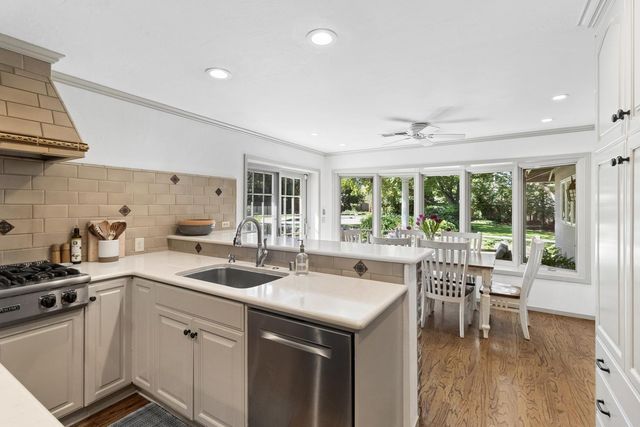 2681 Creekside Ln, Sacramento, CA 95821