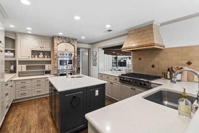 2681 Creekside Ln, Sacramento, CA 95821