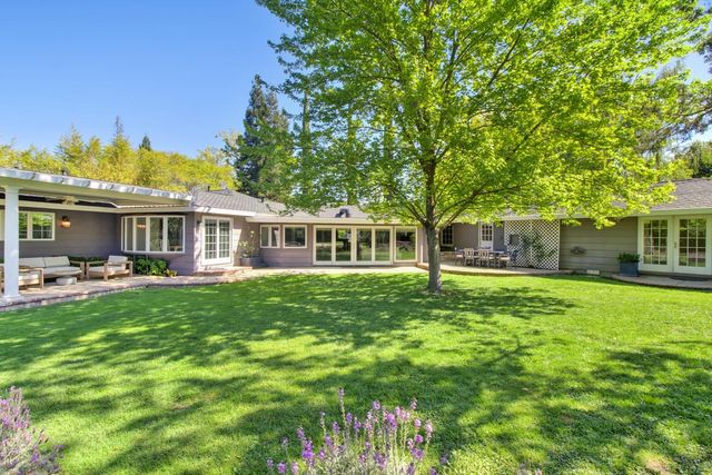 2681 Creekside Ln, Sacramento, CA 95821