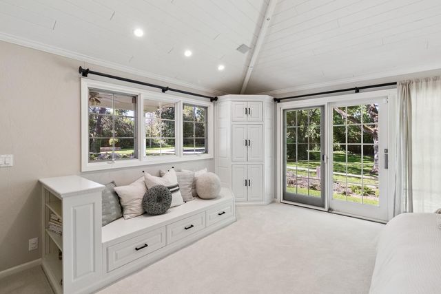 2681 Creekside Ln, Sacramento, CA 95821