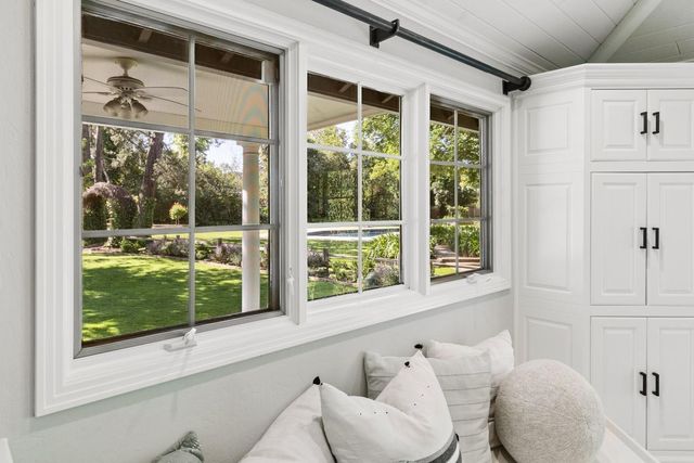 2681 Creekside Ln, Sacramento, CA 95821