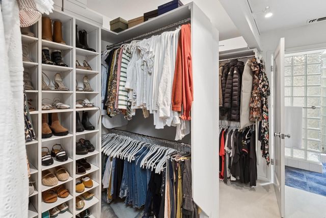 2681 Creekside Ln, Sacramento, CA 95821