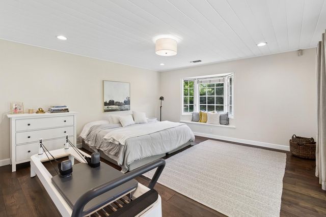 2681 Creekside Ln, Sacramento, CA 95821