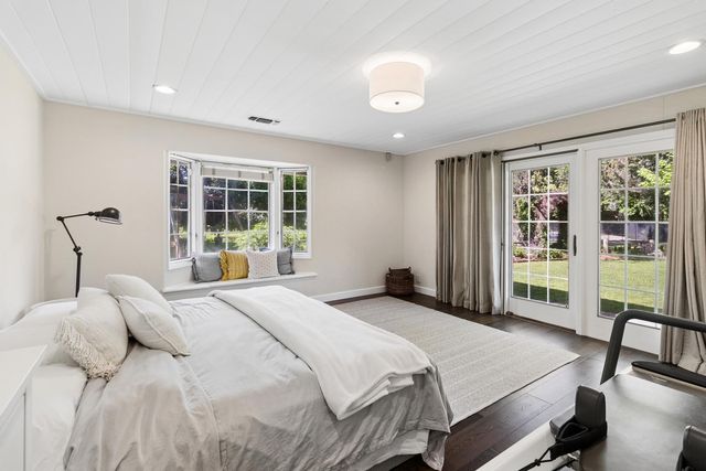 2681 Creekside Ln, Sacramento, CA 95821