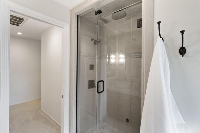 2681 Creekside Ln, Sacramento, CA 95821