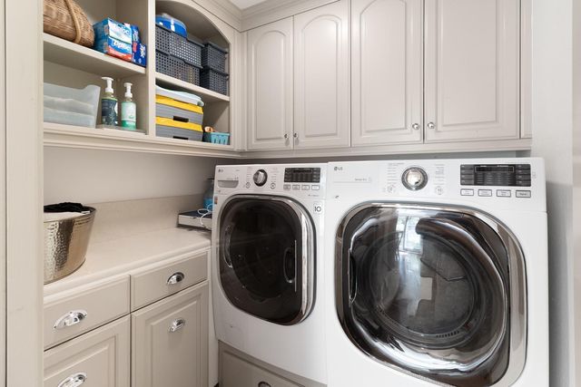 2681 Creekside Ln, Sacramento, CA 95821