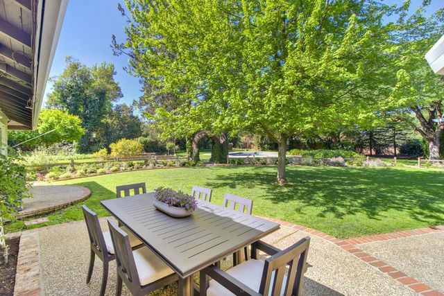 2681 Creekside Ln, Sacramento, CA 95821