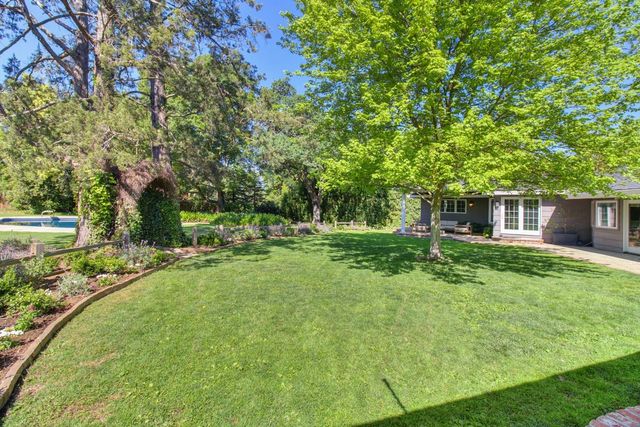 2681 Creekside Ln, Sacramento, CA 95821