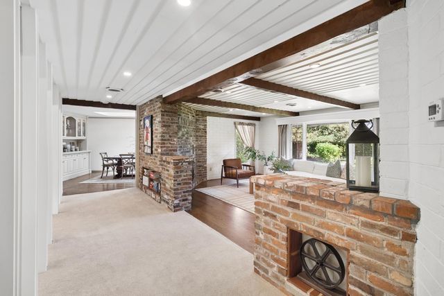 2681 Creekside Ln, Sacramento, CA 95821