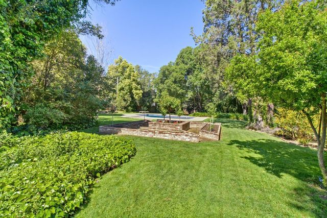 2681 Creekside Ln, Sacramento, CA 95821