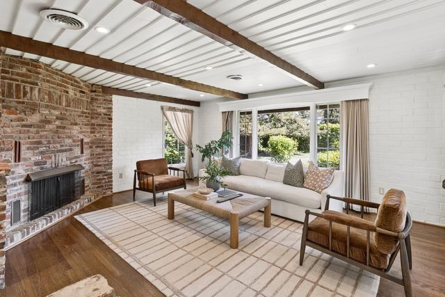 2681 Creekside Ln, Sacramento, CA 95821