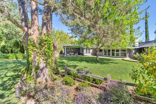 2681 Creekside Ln, Sacramento, CA 95821