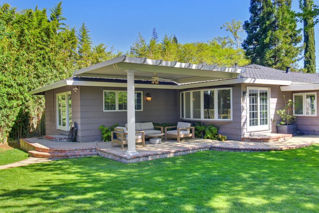 2681 Creekside Ln, Sacramento, CA 95821