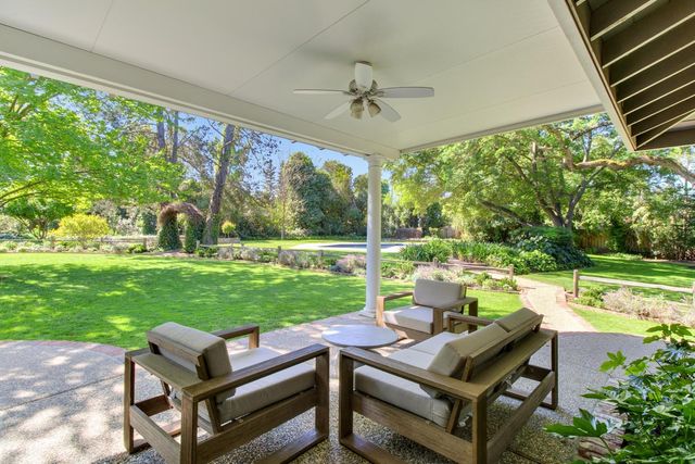 2681 Creekside Ln, Sacramento, CA 95821