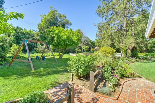 2681 Creekside Ln, Sacramento, CA 95821