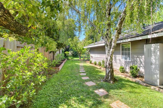 2681 Creekside Ln, Sacramento, CA 95821