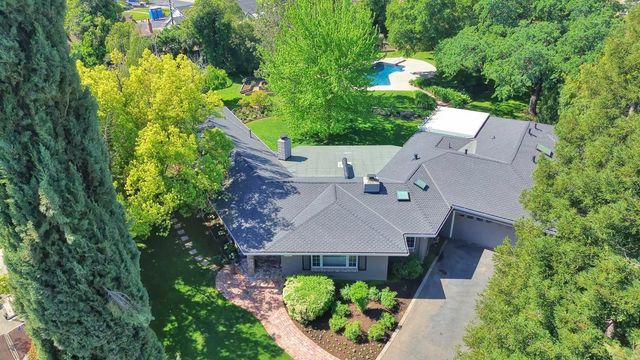 2681 Creekside Ln, Sacramento, CA 95821