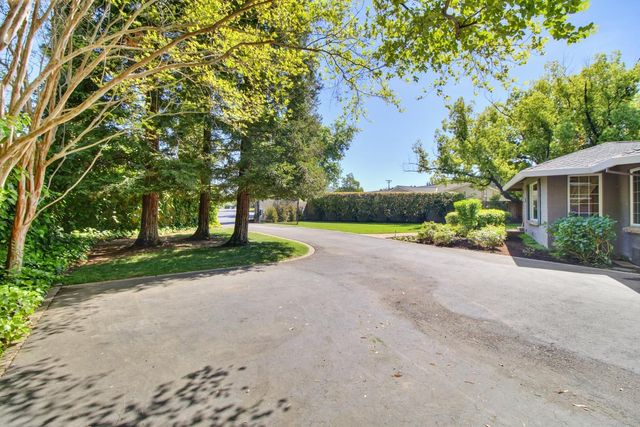 2681 Creekside Ln, Sacramento, CA 95821