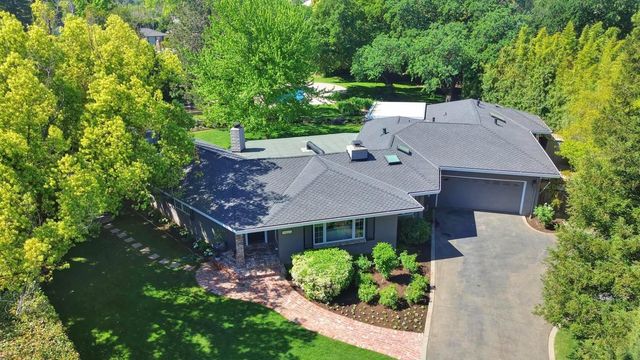 2681 Creekside Ln, Sacramento, CA 95821