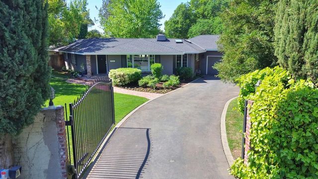 2681 Creekside Ln, Sacramento, CA 95821