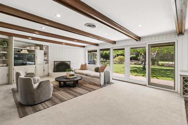 2681 Creekside Ln, Sacramento, CA 95821