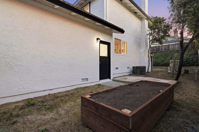 93 Ridgeview Avenue, San Jose, CA 95127