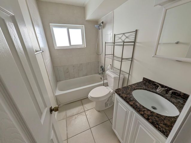 817 Lighthouse Drive Apt A, North Palm Beach, FL 33410