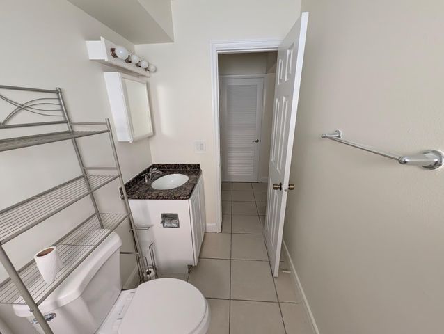 817 Lighthouse Drive Apt A, North Palm Beach, FL 33410
