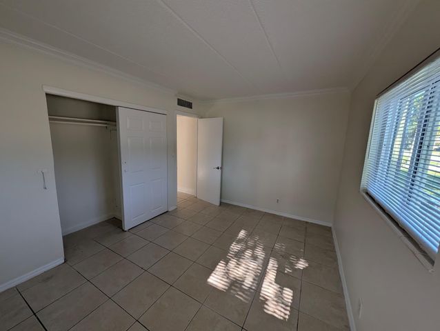 817 Lighthouse Drive Apt A, North Palm Beach, FL 33410