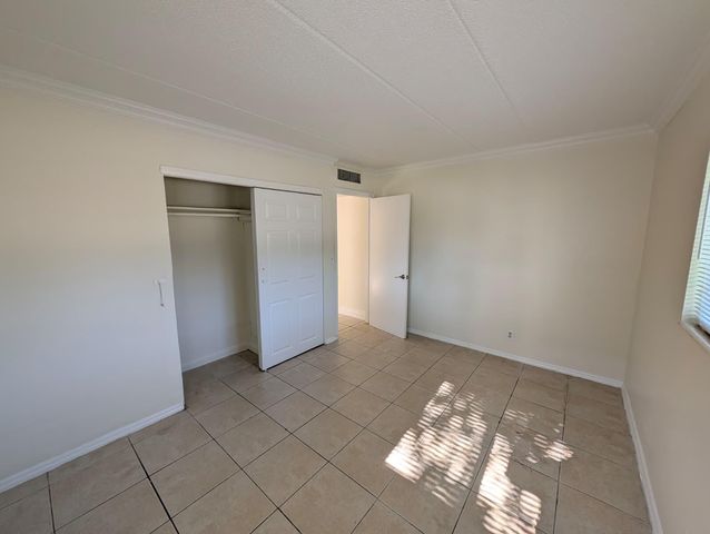 817 Lighthouse Drive Apt A, North Palm Beach, FL 33410