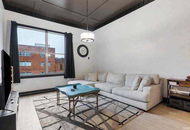 113 W Wayne St Apt 303, Fort Wayne, IN 46802