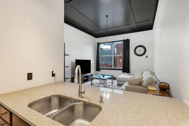 113 W Wayne St Apt 303, Fort Wayne, IN 46802