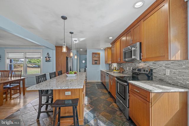 1103 CAPE CT, Sykesville, MD 21784