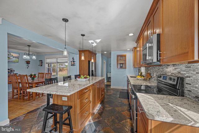 1103 CAPE CT, Sykesville, MD 21784