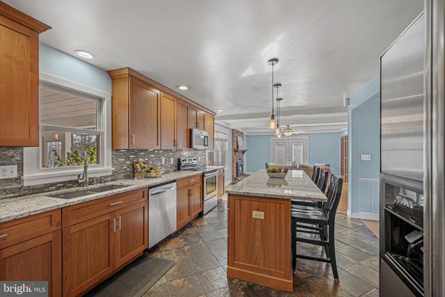 1103 CAPE CT, Sykesville, MD 21784