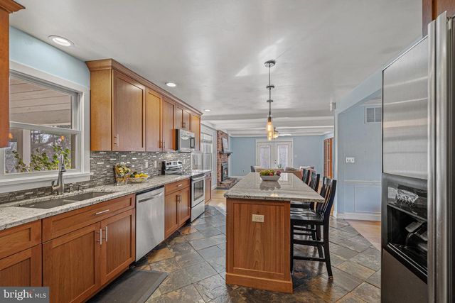 1103 CAPE CT, Sykesville, MD 21784