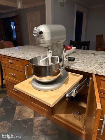 1103 CAPE CT, Sykesville, MD 21784