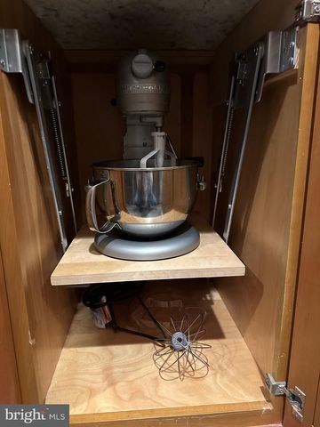 1103 CAPE CT, Sykesville, MD 21784