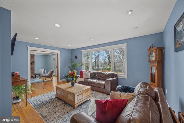 1103 CAPE CT, Sykesville, MD 21784