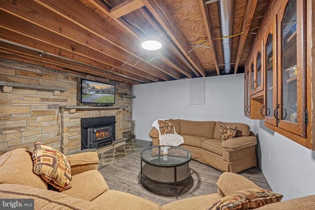 1103 CAPE CT, Sykesville, MD 21784