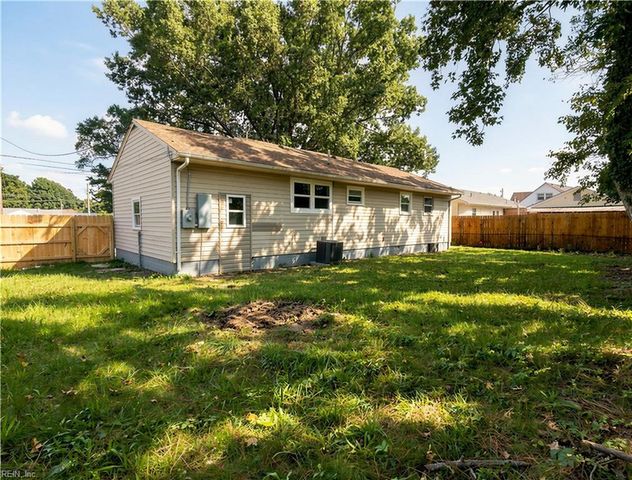 749 Holladay LN, Virginia Beach, VA 23455