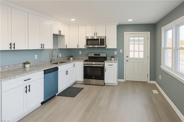 749 Holladay LN, Virginia Beach, VA 23455