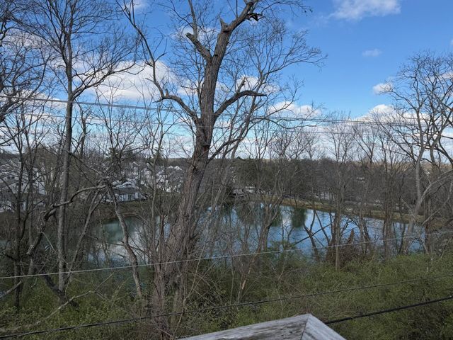 421 Redding Road 72, Lexington, KY 40517