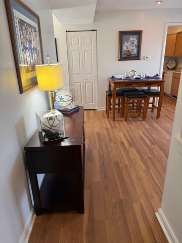 421 Redding Road 72, Lexington, KY 40517