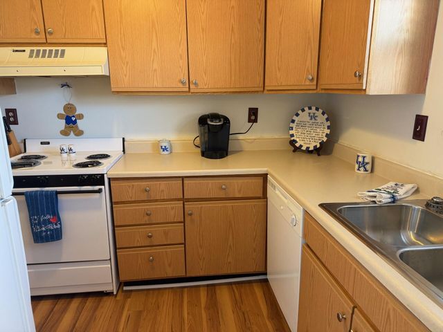 421 Redding Road 72, Lexington, KY 40517