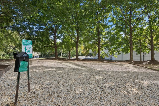 9655 Woods Drive 515, Skokie, IL 60077