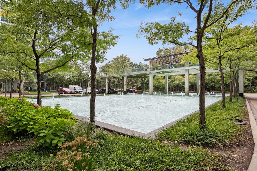 9655 Woods Drive 515, Skokie, IL 60077 — photo 4